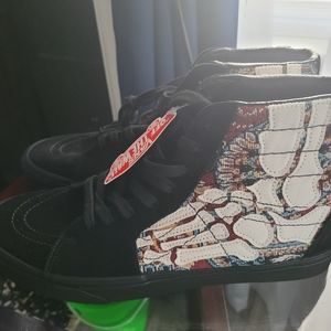 Vans off the wall black with skeleton foot on side men size 12